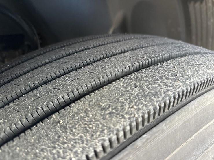 2022-volvo-10-image-64