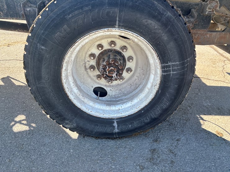 freightliner-fl70-image-57