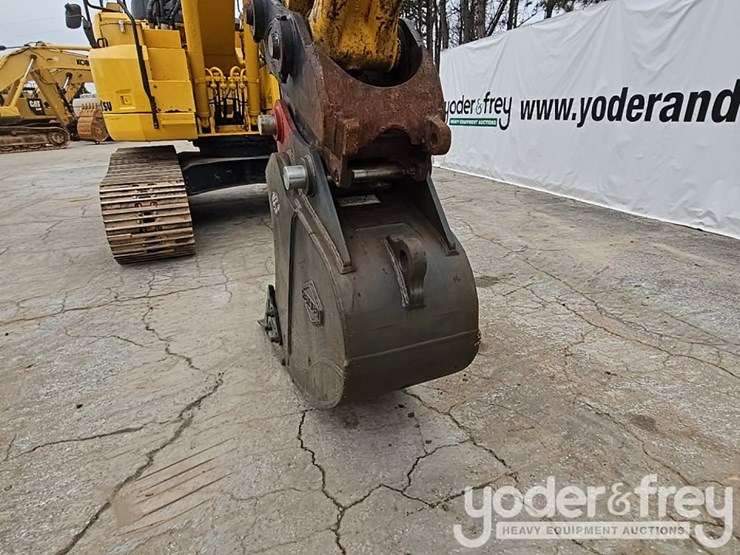 2019-komatsu-pc228us-lc-image-12