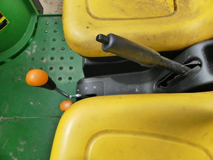 2024-john-deere-tx-image-9