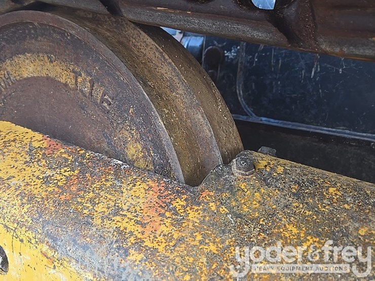 2018-deere-700k-image-18