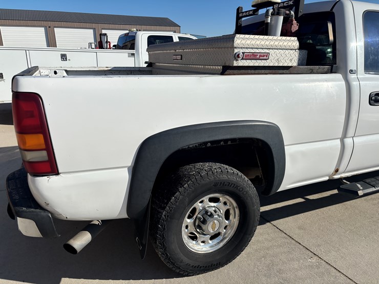 2002-chevrolet-2500-image-13