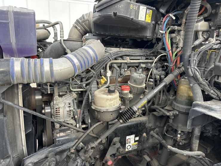 2020-kenworth-t680-image-24