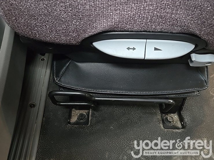 2019-peterbilt-579-image-77