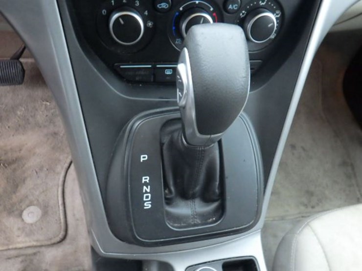 2015-ford-escape-image-11