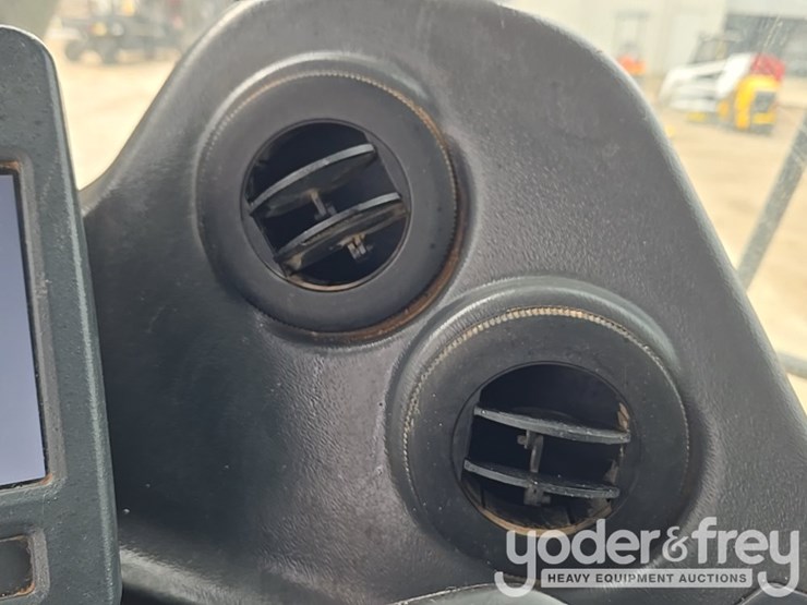 2019-deere-460e-image-76