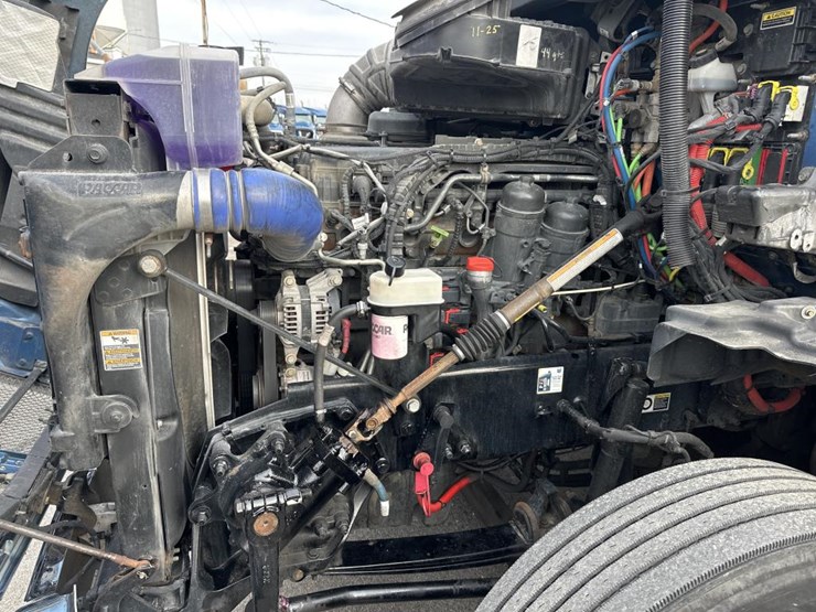 2022-kenworth-t680-image-24