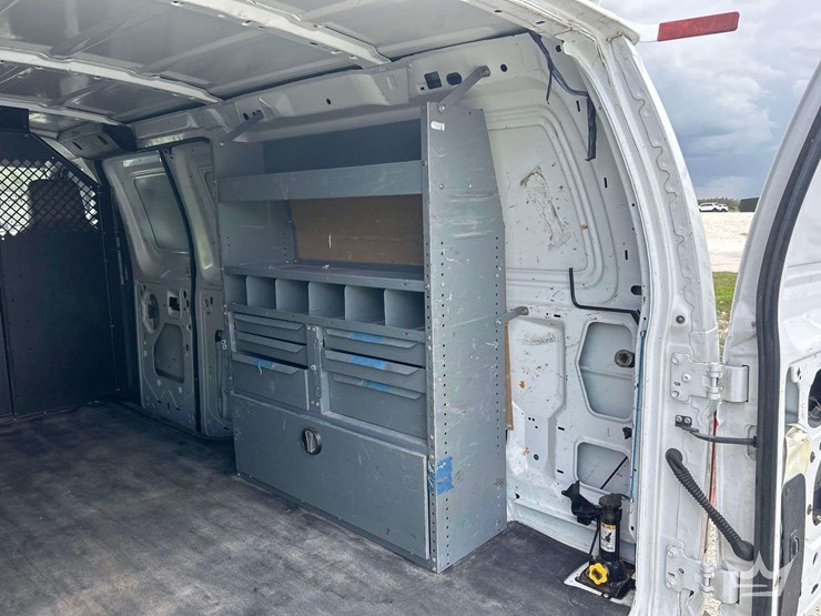 2014-ford-cargo-image-20