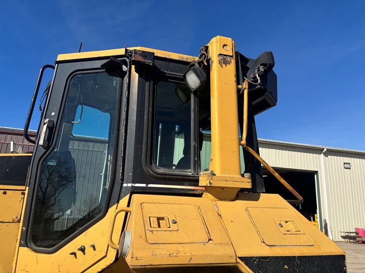 caterpillar-d6m-image-11