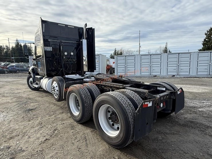 2017-international-prostar-image-4