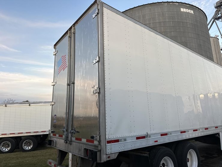 2019-utility-53'-image-4