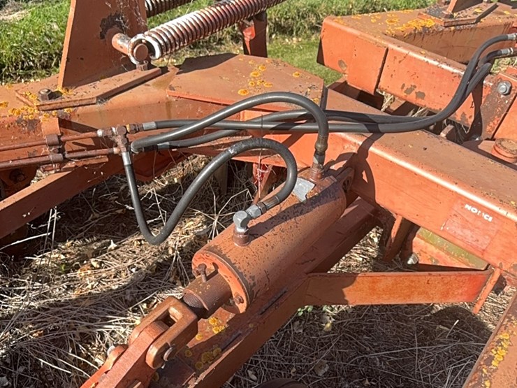 ￼wilrich-eight-bottom-auto-reset-plow,-been-parked-for-a-while,-good-working-unit-when-last-used.-image-13