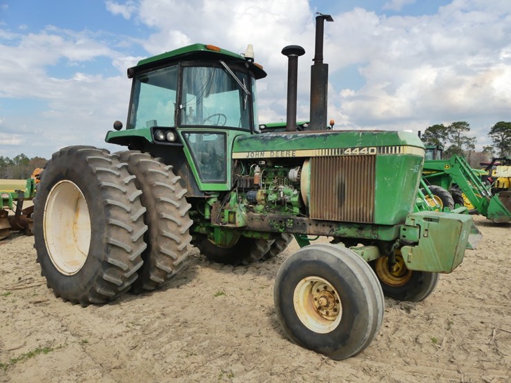 john-deere-4440-image-1