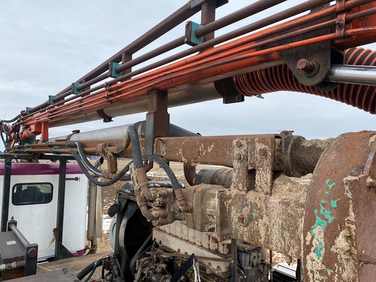 #400-•-1988-freightliner-boom-pump-truck-(has-wi-title)-(arpin,-wi)-image-44