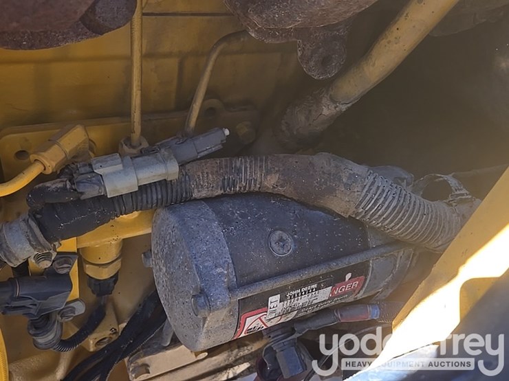 2010-deere-310sj-image-67