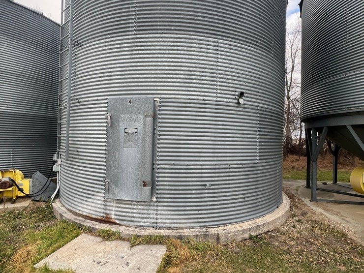 lot-26.-5,000-bu.-grain-bin-to-be-moved,-includes-single-phase-bin-fan-(bin-4)-image-5