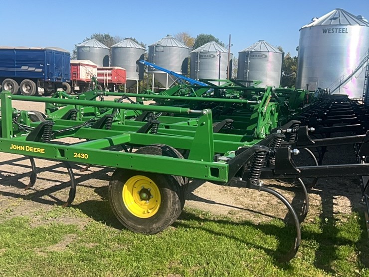 2022-john-deere-52-image-6