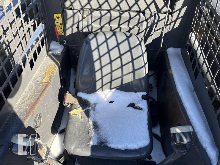 new-holland-l190-image-12