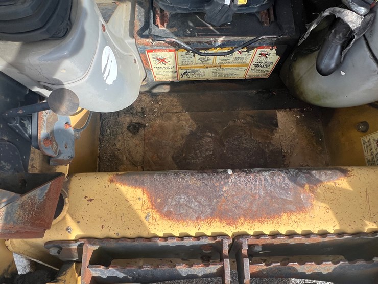 caterpillar-248-image-15