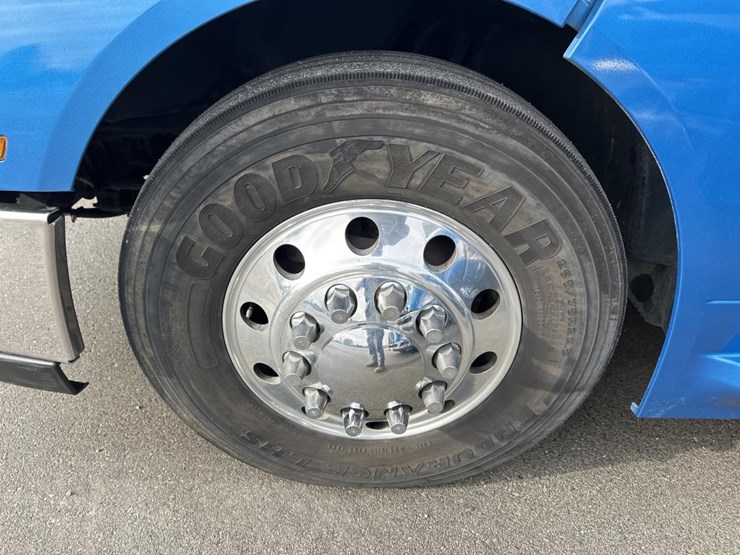 2022-volvo-10-image-53