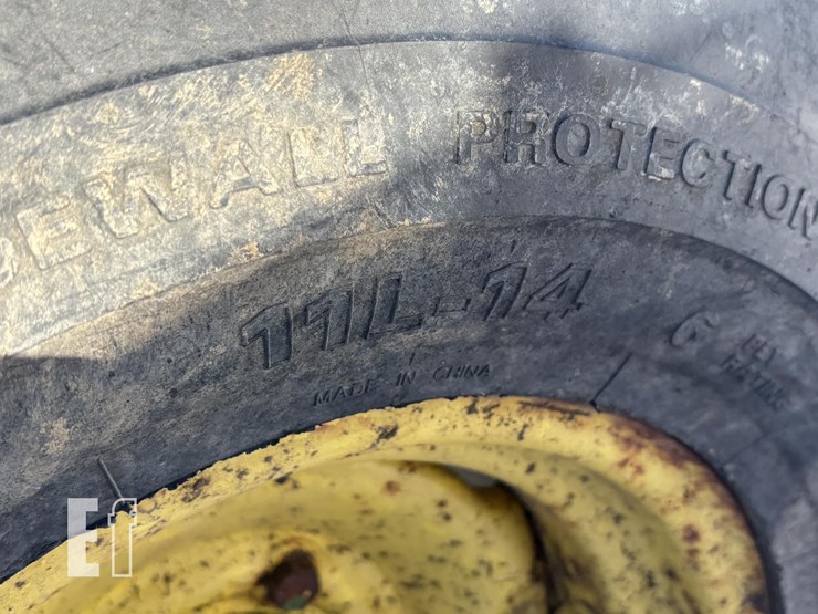 john-deere-210-image-8