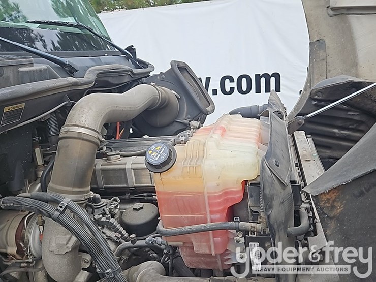 2017-international-8600-image-43