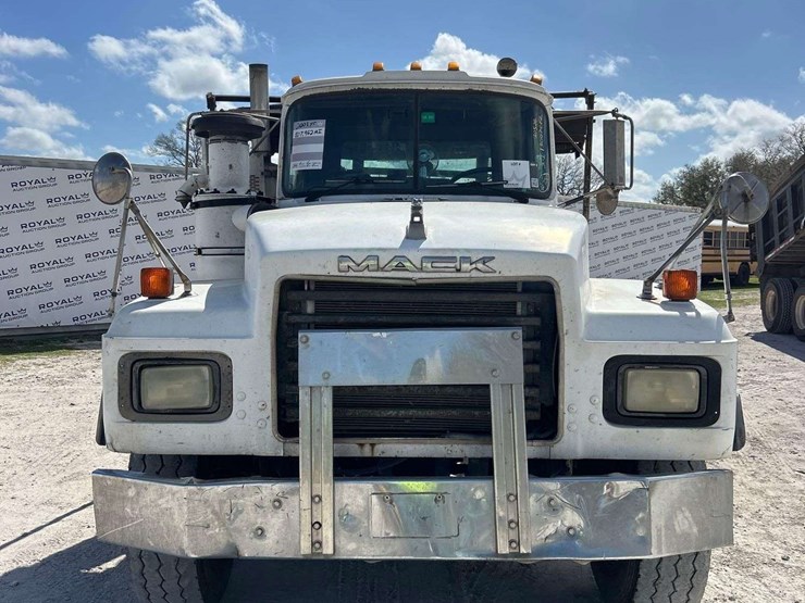 2001-mack-rd688s-image-38