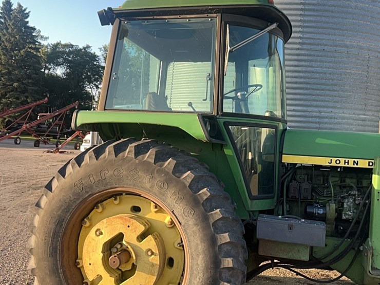 john-deere-4430-image-9