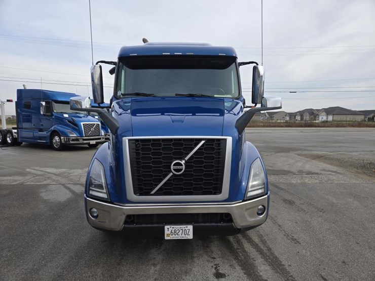 2020-volvo-10-image-8