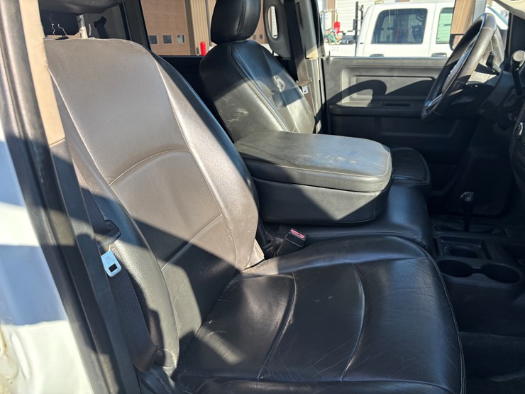 #2296-•-2011-dodge-4500-service-truck-image-36