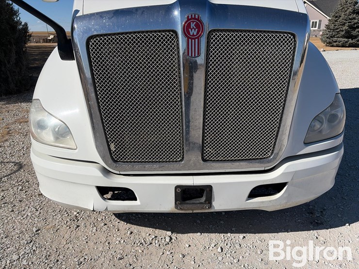 2018-kenworth-t680-image-11