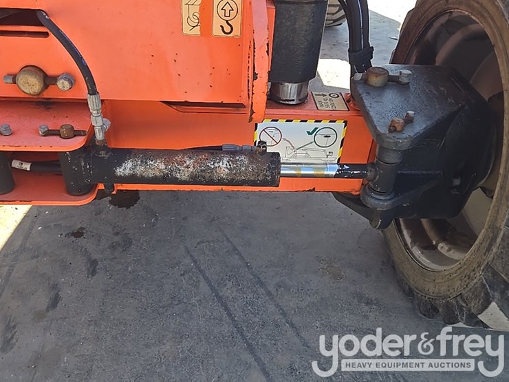 2017-jlg-600aj-image-24
