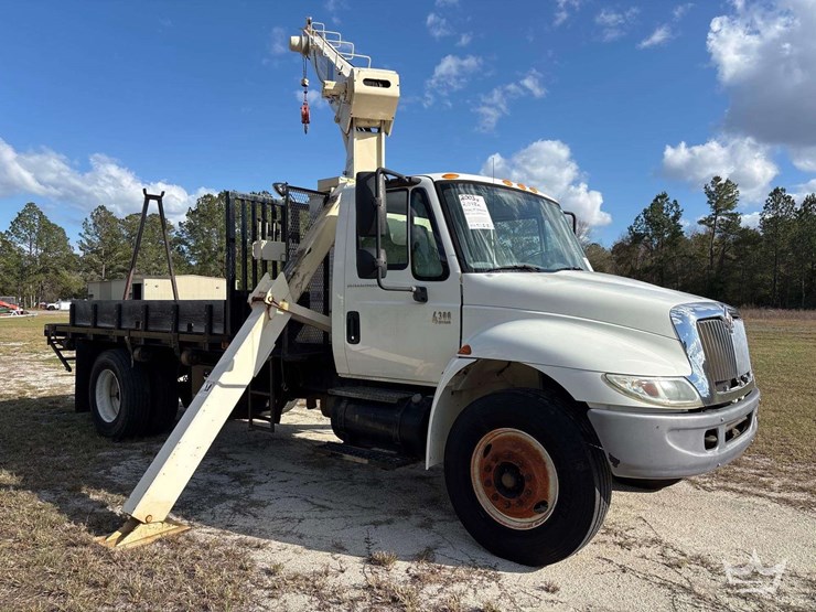 2003-international-durastar-4300-image-2