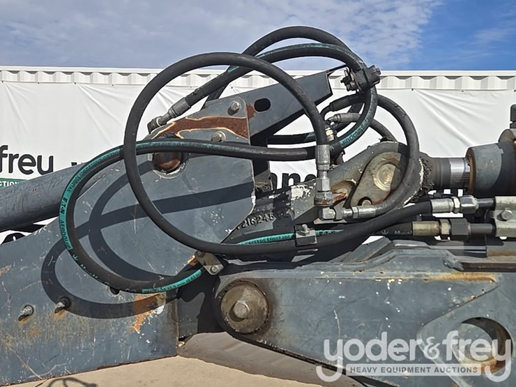 2010-deere-310sj-image-61