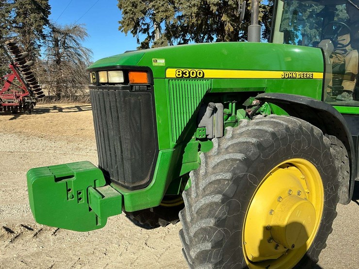 1997-john-deere-8300-image-3
