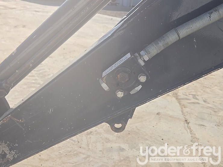 2020-deere-35g-image-54