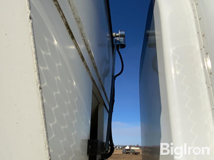 2000-peterbilt-379-image-13