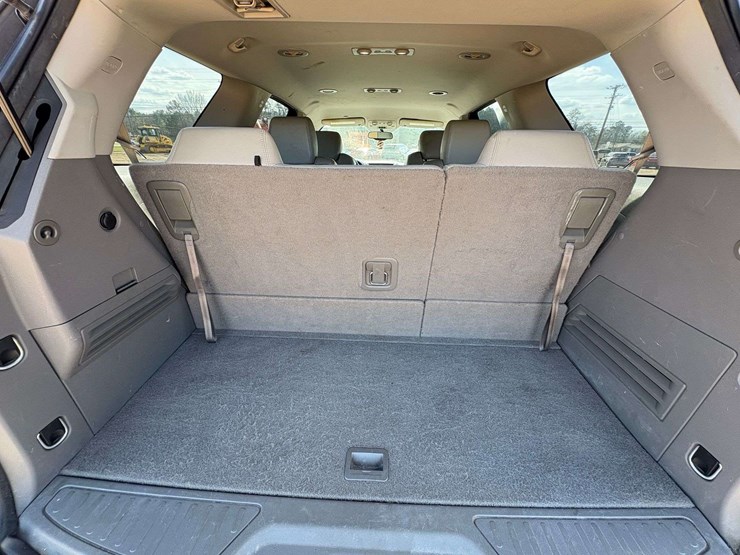 2016-gmc-acadia-slt-image-8