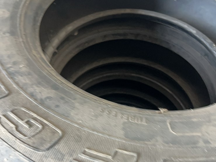 set-of-eight-truck-tires,-size-is-275/80/r-22.5,-all-are-excellent-shape-image-26