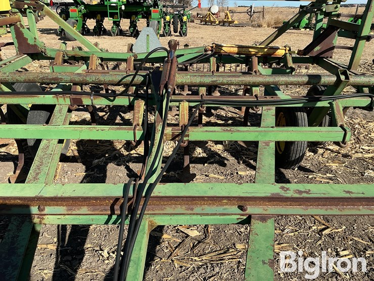 john-deere-1000-image-12