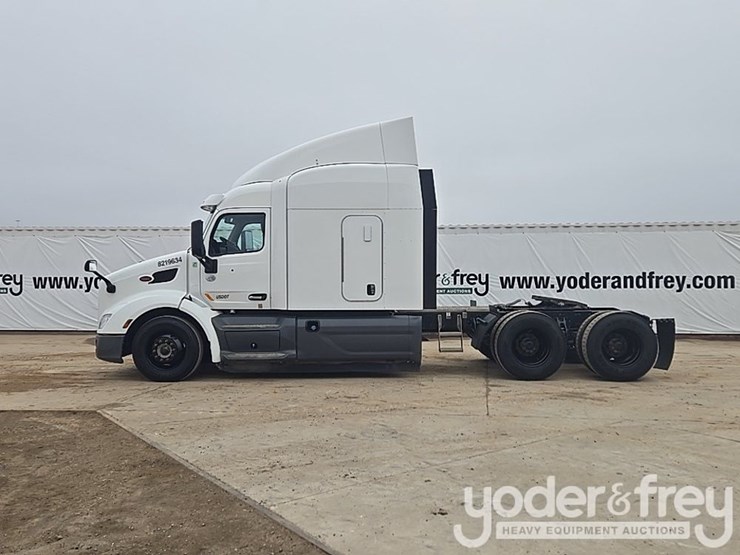 2019-peterbilt-579-image-2