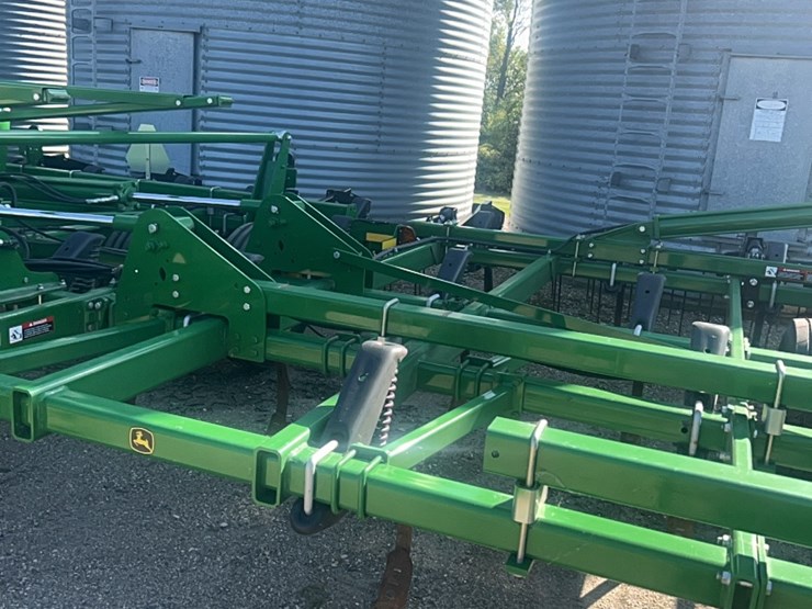 2022-john-deere-52-image-32