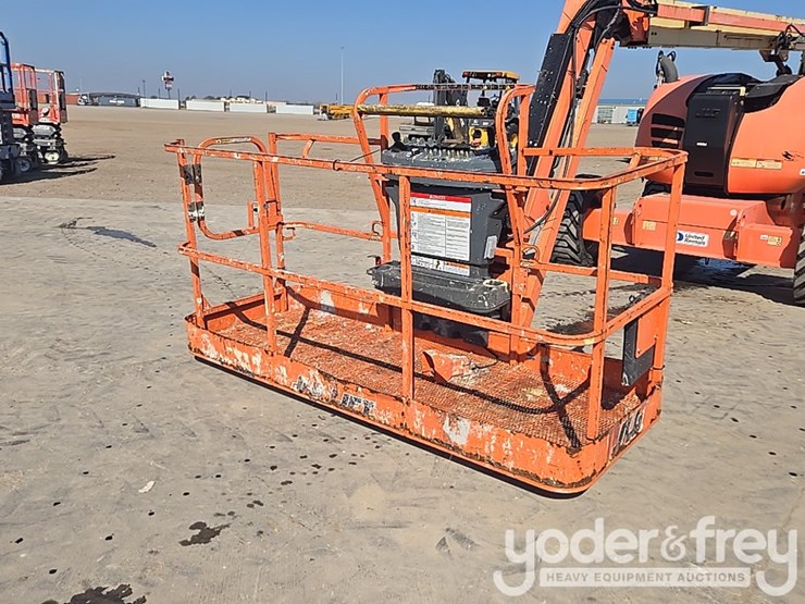 2017-jlg-600aj-image-10