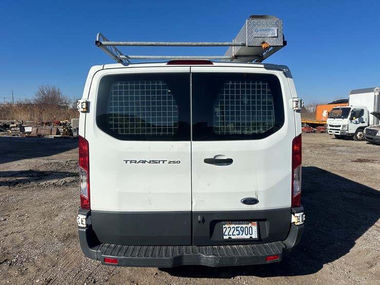 2017-ford-transit-image-4