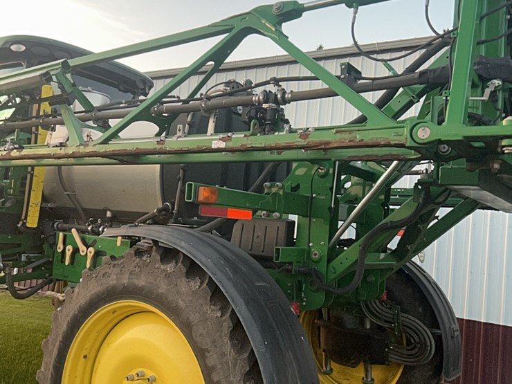 2014-john-deere-r4030-image-17