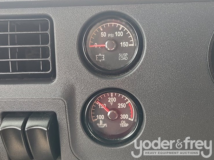 2019-peterbilt-579-image-89