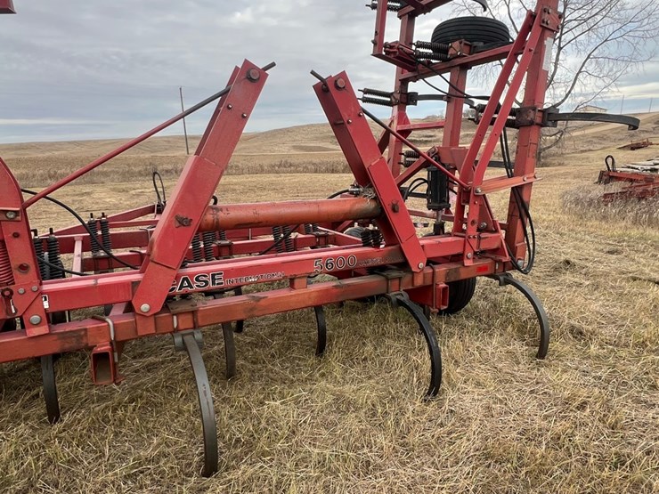 case-ih-5600-image-13