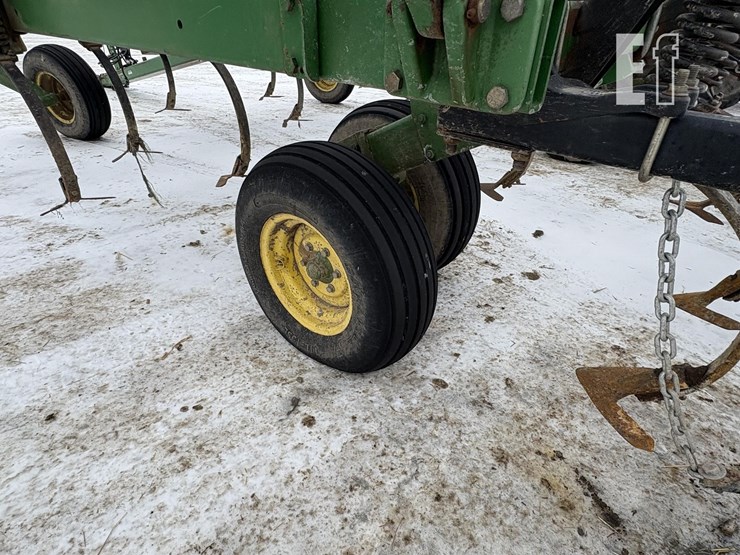 john-deere-2210-image-12