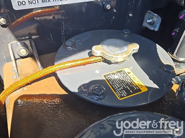 2020-deere-35g-image-59