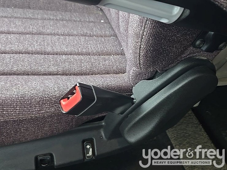 2019-peterbilt-579-image-65